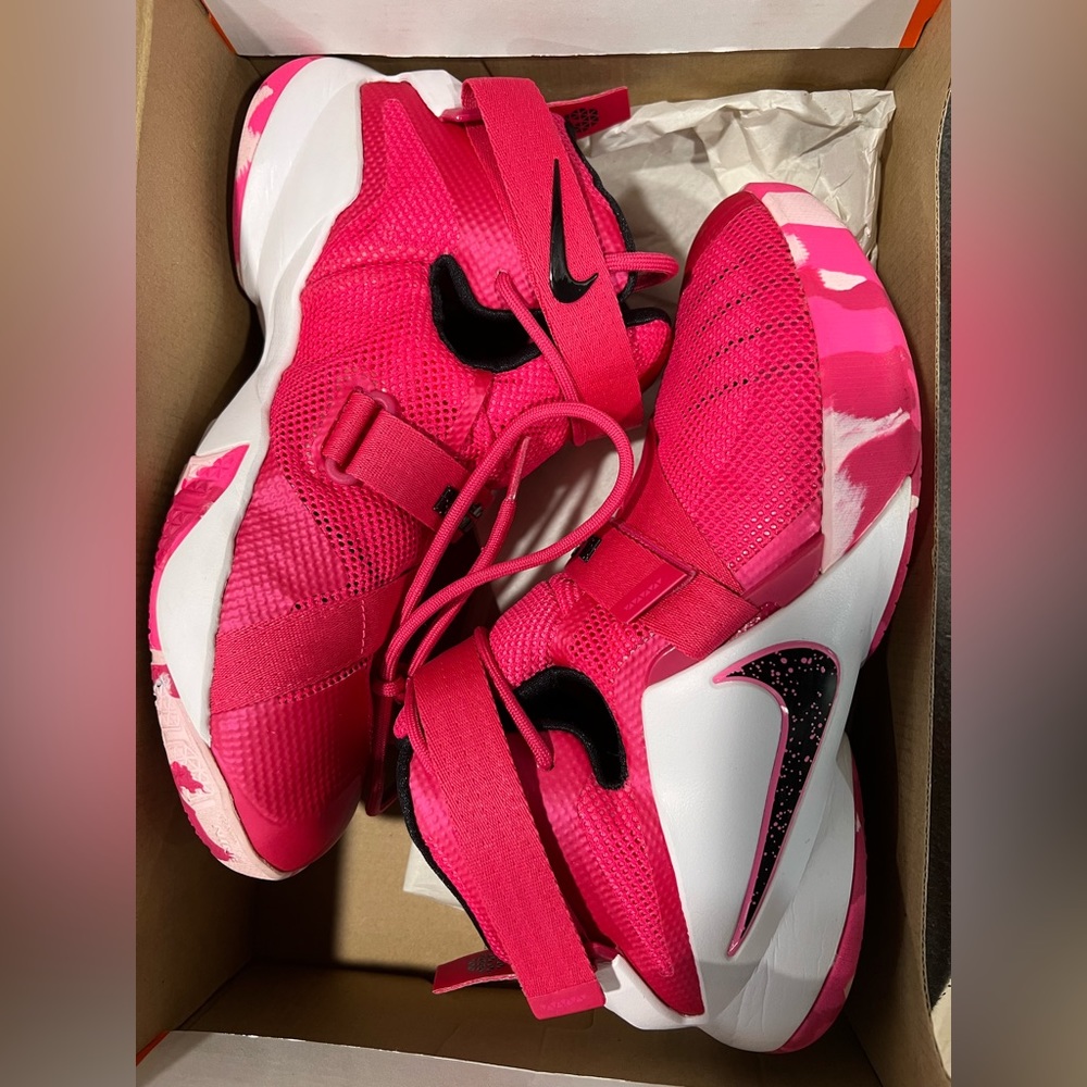 Lebron Soldier 9 ‘Think Pink’